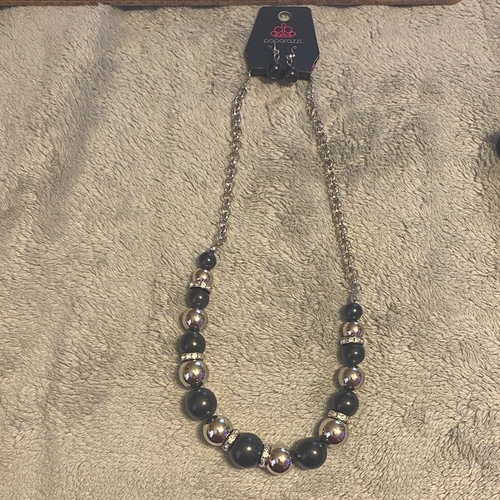 Paparazzi Black and Silver Bead Necklace